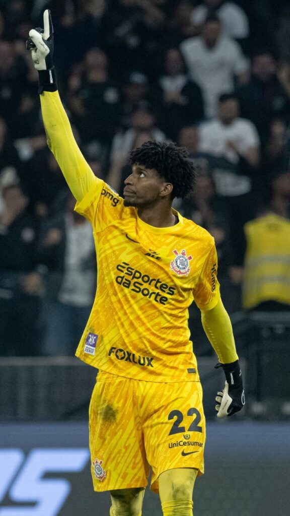 Hugo Souza é convocado para o lugar de Alisson hugosouza